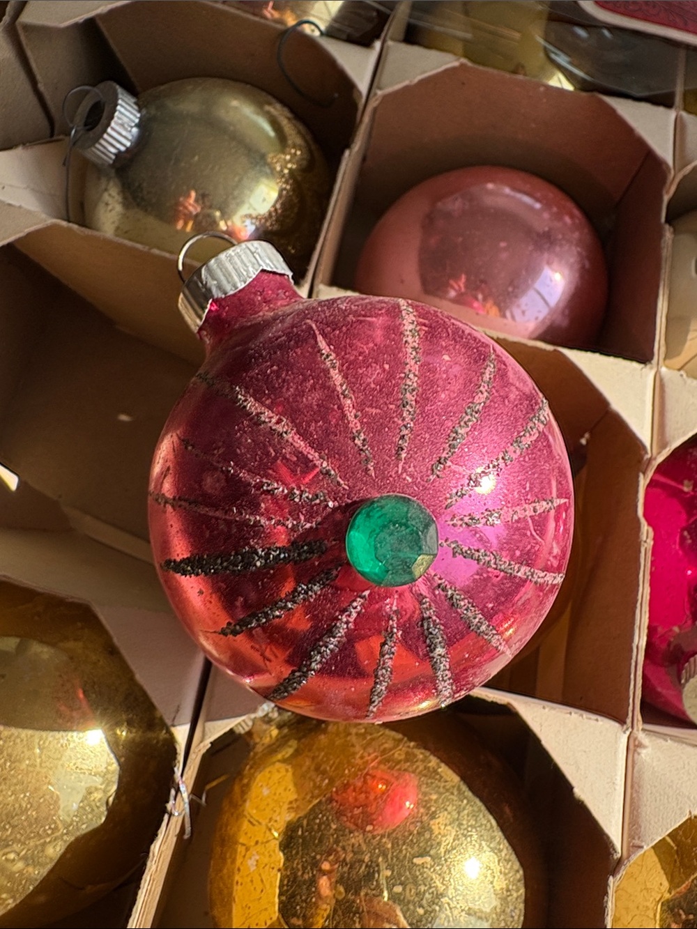Shiny Brite Gold & Pink Vintage Glass Christmas Ornaments - Set 1965 - Picture 2 of 12